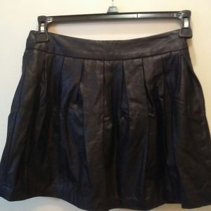 ⭐ FREE with bundle ⭐Forever21 Faux Leather Skirt